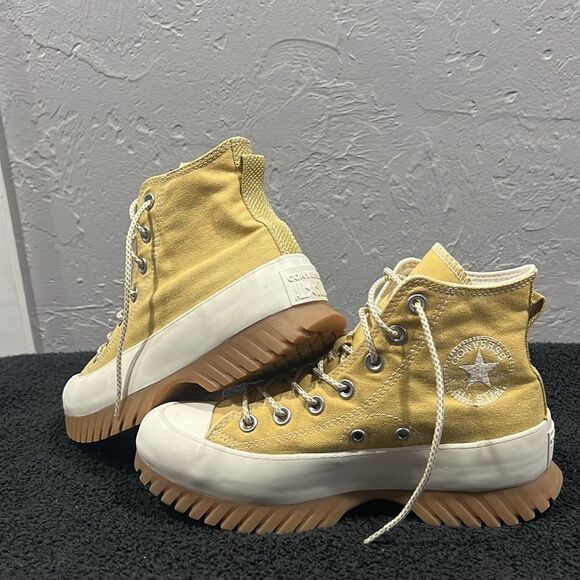 🔥 CONVERSE Chuck Taylor All Star Lugged 2.0 Utility High Sneaker Gold Women Sz - Picture 2 of 14